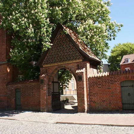 Am Schabbelhaus In Der Altstadt - Abc217 By Abcwismar